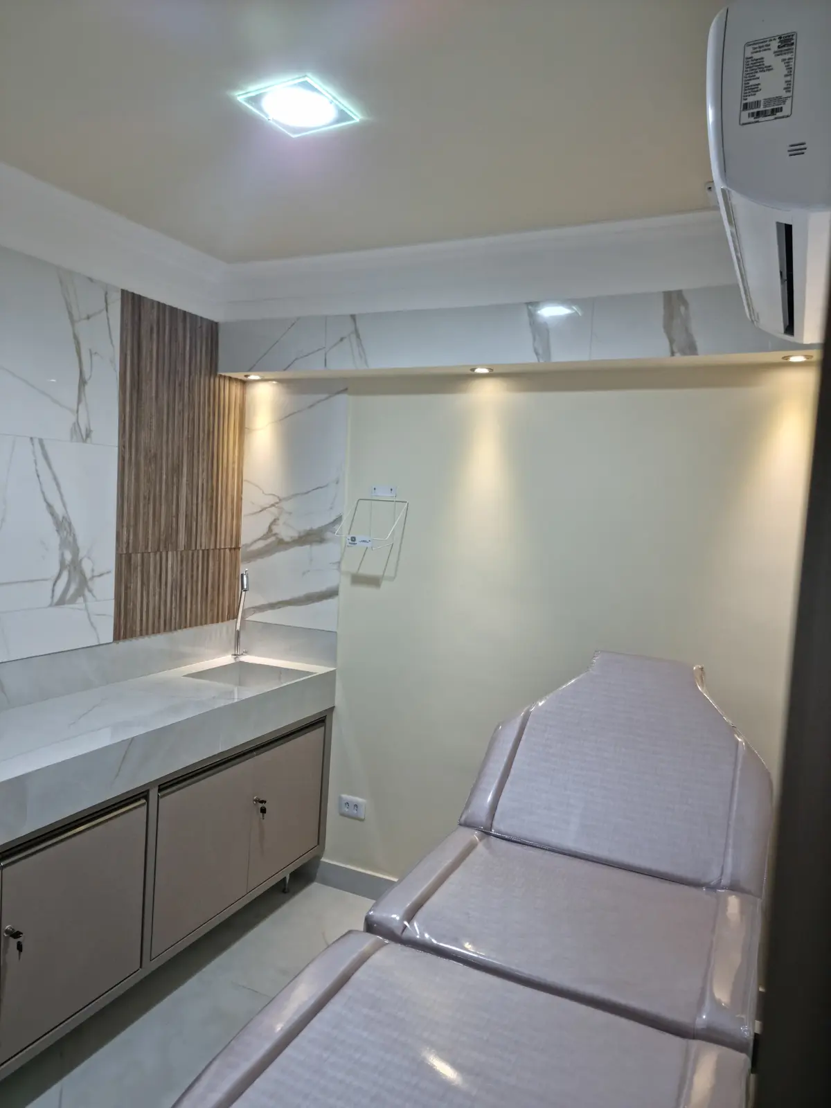 Consultório Una CWK — sala equipada para estética